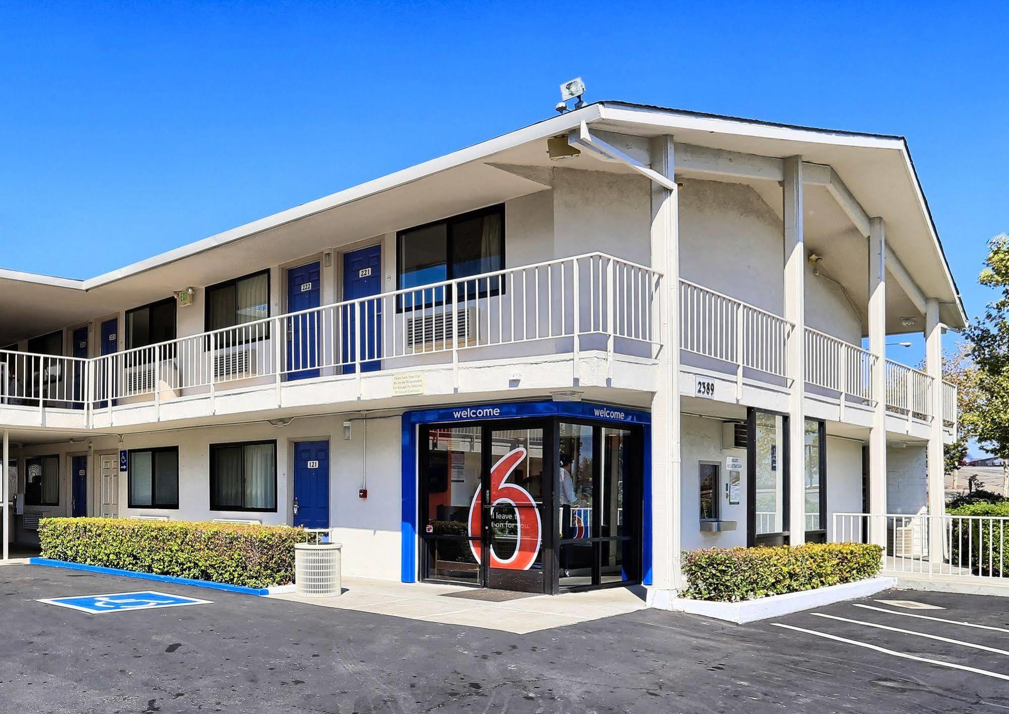 Park Inn By Radisson Walnut Creek Exterior photo