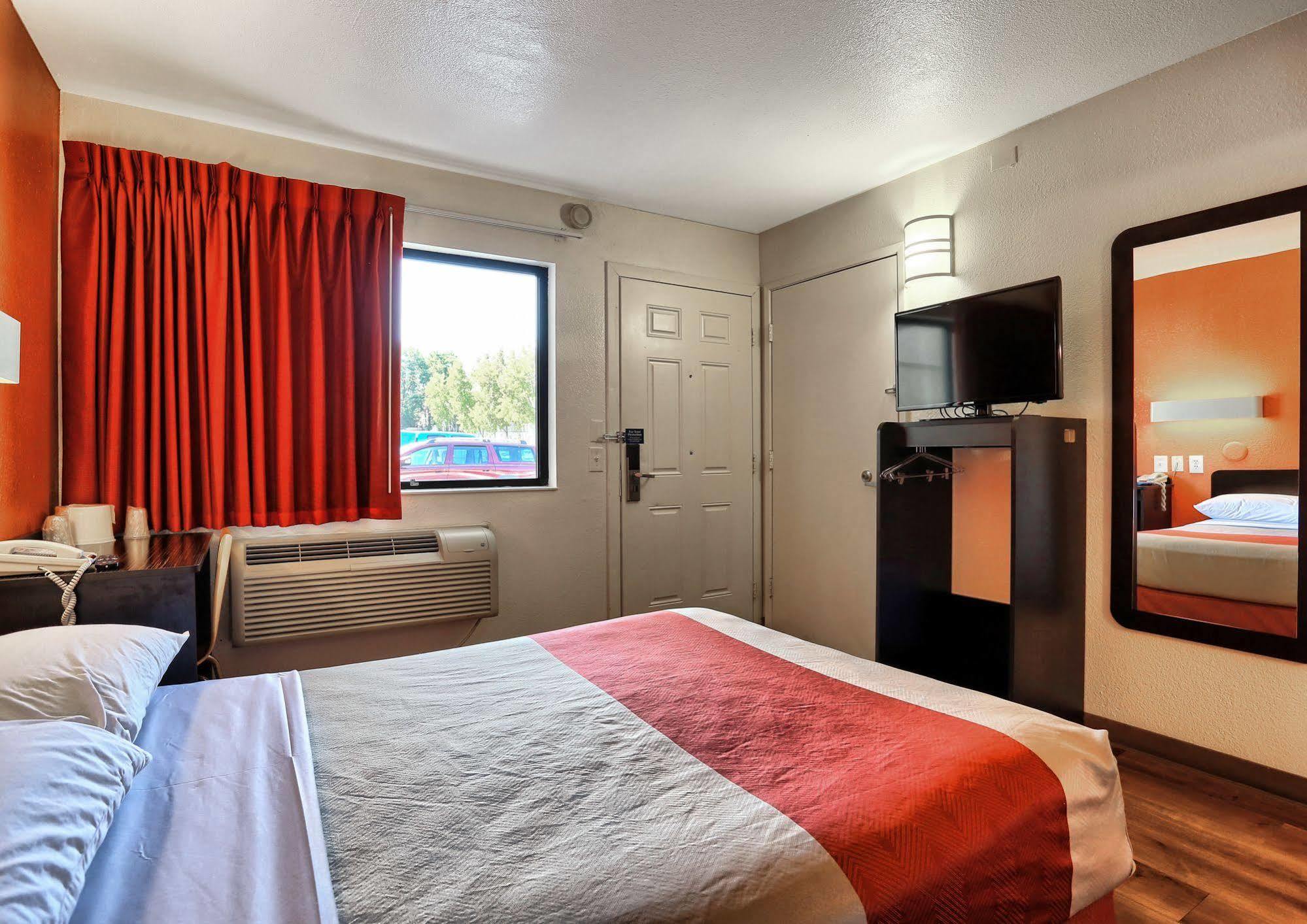 Park Inn By Radisson Walnut Creek Exterior photo